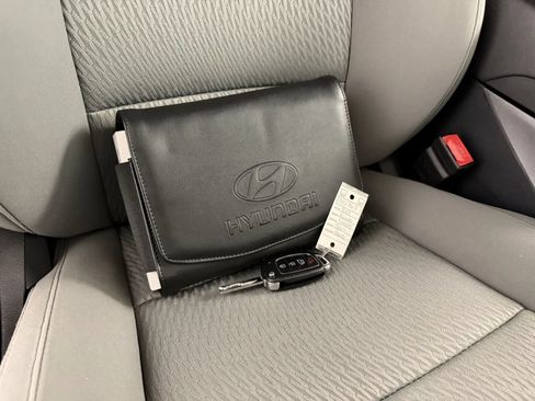 Used 2017 Hyundai Santa Fe Sport AWD/4WD image 33