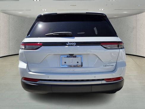 New 2026 Jeep Grand Cherokee Limited RWD image 5
