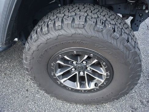 Used 2024 Jeep Wrangler Unlimited Sport AWD/4WD image 11