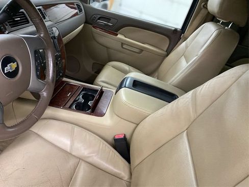 Used 2013 Chevrolet Avalanche LTZ AWD/4WD image 10