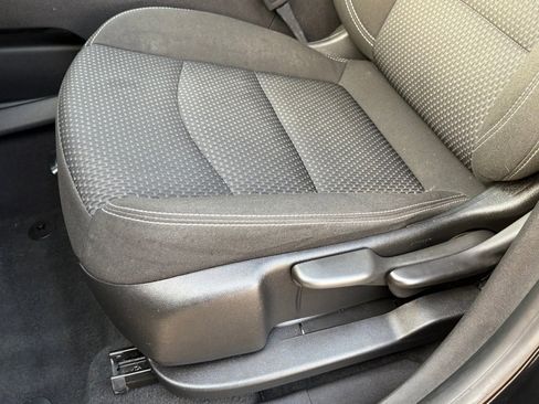 Used 2024 GMC Terrain SLE image 29