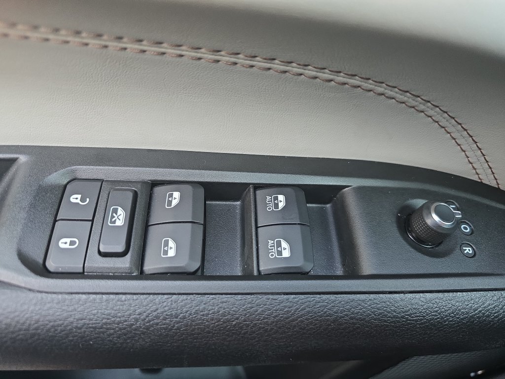 Used 2022 Jeep Compass Limited AWD/4WD image 24