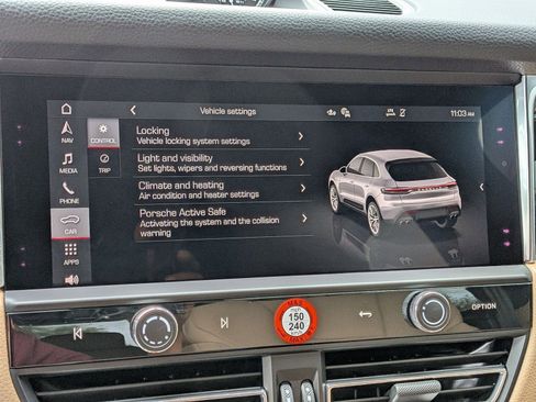 New 2026 Porsche Macan image 19