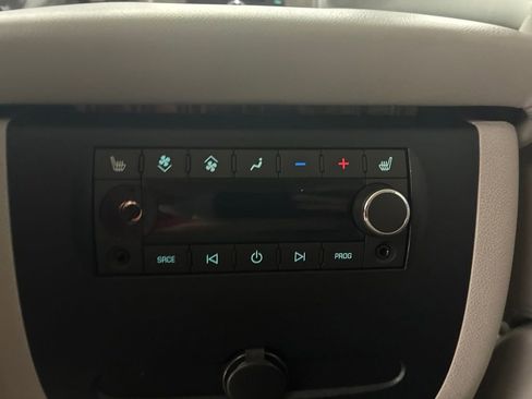Used 2010 GMC Yukon XL SLT w/ SLT-2 Equipment Package AWD/4WD image 30