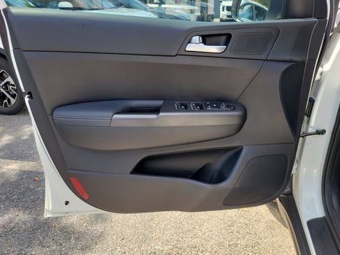 Certified 2022 Kia Sportage LX FWD image 16