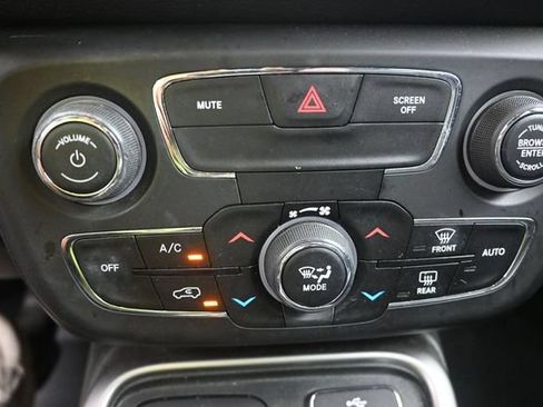 Used 2018 Jeep Compass Latitude w/ Popular Equipment Group AWD/4WD image 15
