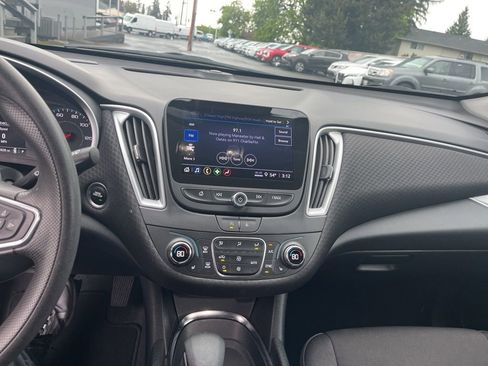 Used 2023 Chevrolet Malibu LT FWD image 12