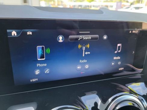 Used 2025 Mercedes-Benz GLA 250 4MATIC image 33