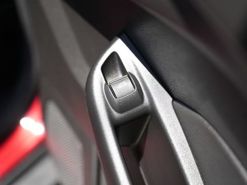 Used 2017 Ford Focus SE FWD image 37