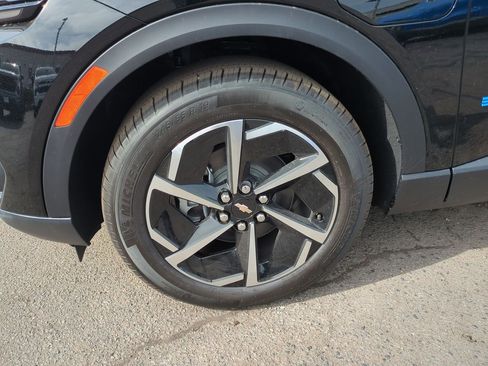 New 2026 Chevrolet Equinox EV LT image 31