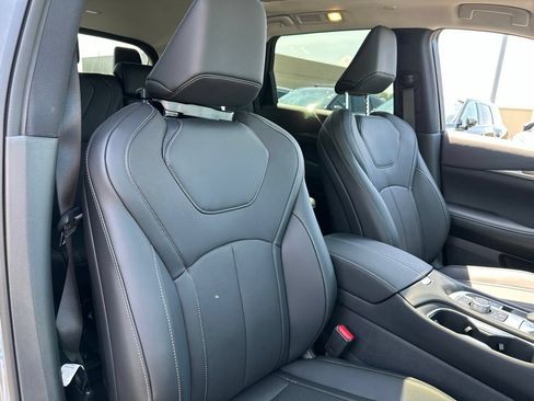 New 2027 INFINITI QX60 Luxe w/ Family Package AWD/4WD image 17