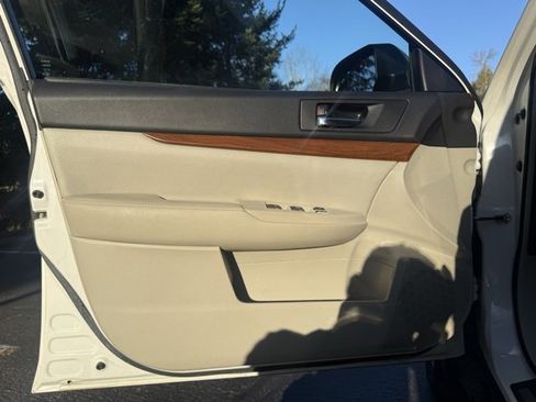 Used 2014 Subaru Outback 2.5i Limited w/ Moonroof Package image 20