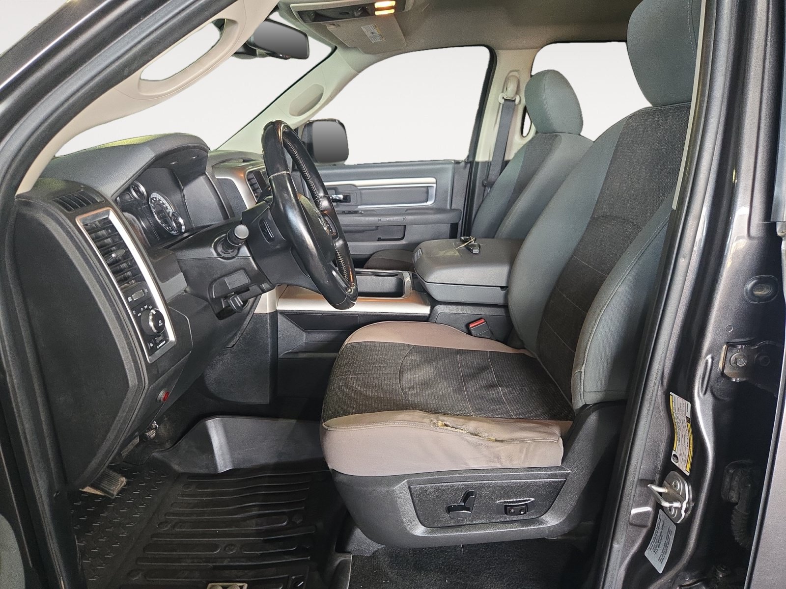 Used 2017 RAM 2500 Lone Star w/ Sport Appearance Group AWD/4WD image 23