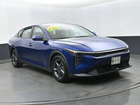 Used 2025 Kia K4 FWD image 2