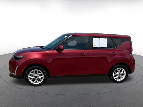 Used 2025 Kia Soul LX w/ LX Technology Package FWD image 9