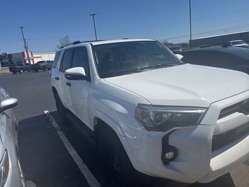Used 2021 Toyota 4Runner SR5 Premium w/ Moonroof Package image 5