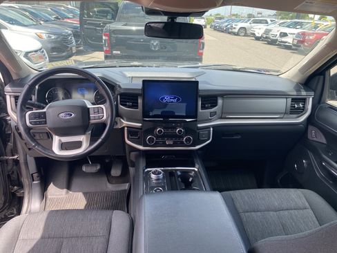 Used 2022 Ford Expedition XLT AWD/4WD image 6