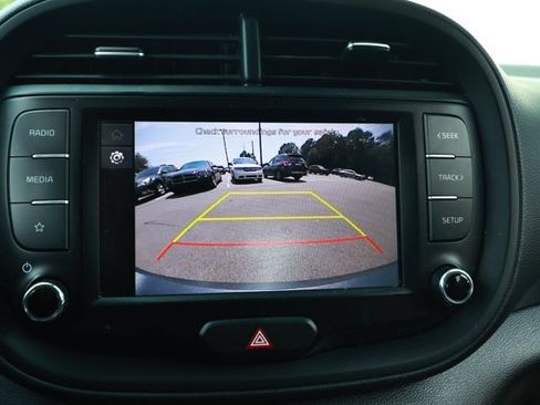 Used 2023 Kia Soul LX FWD image 9