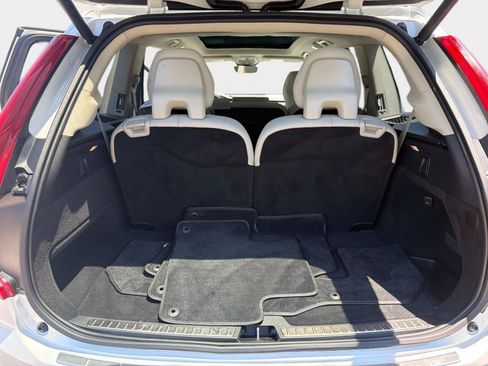 Used 2025 Volvo XC90 T8 Ultra w/ Protection Package Premier AWD/4WD image 11