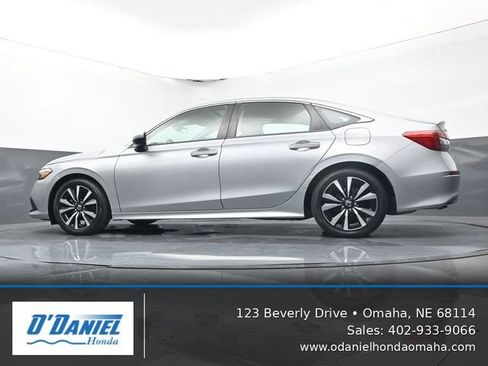 Used 2023 Honda Civic EX image 10