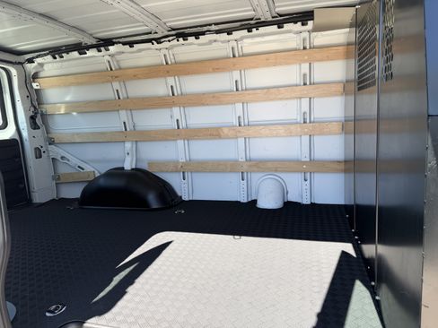 Used 2024 Chevrolet Express 2500 w/ Driver Convenience Package image 10