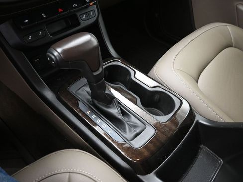 Used 2018 GMC Canyon SLT w/ Driver Alert Package image 32