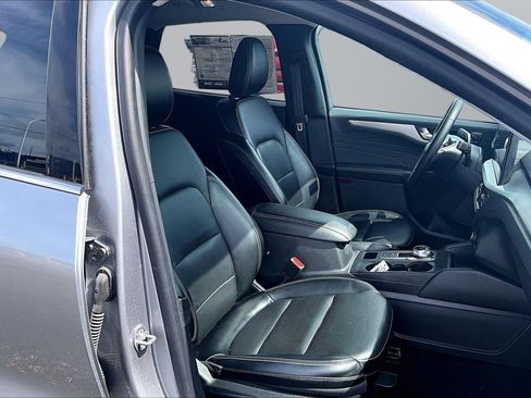 Used 2024 Ford Escape Platinum AWD/4WD image 7