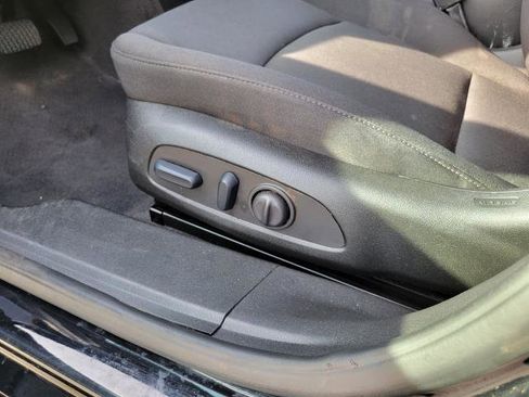 Used 2025 Chevrolet Malibu LT FWD image 9