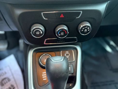 Used 2018 Jeep Compass Sport image 21