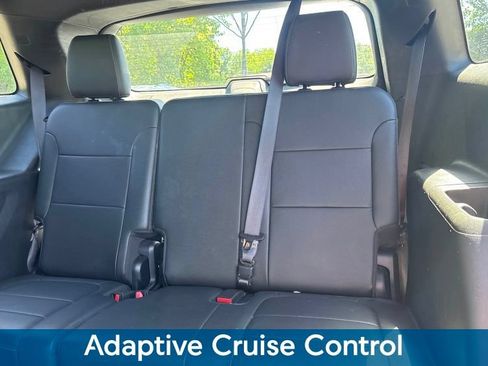 Used 2023 Chevrolet Traverse LT w/ LT Premium Package AWD/4WD image 12