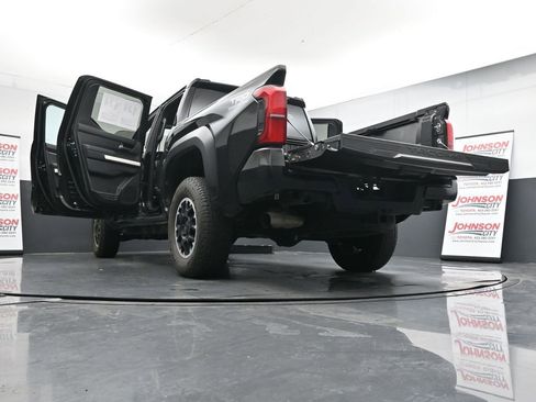 Used 2024 Toyota Tacoma TRD Off-Road image 30