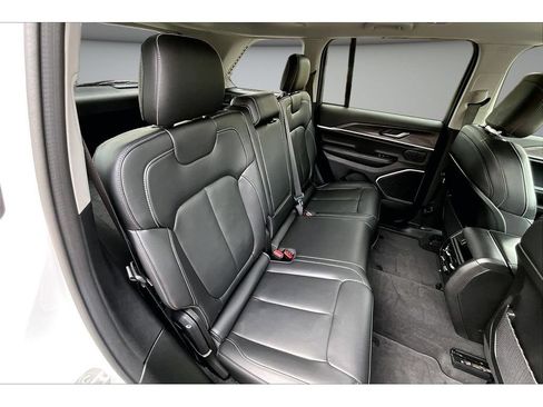 Certified 2022 Jeep Grand Cherokee Limited AWD/4WD image 42