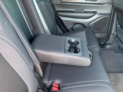 Used 2024 Jeep Grand Cherokee Laredo X w/ Luxury Tech Group I AWD/4WD image 49