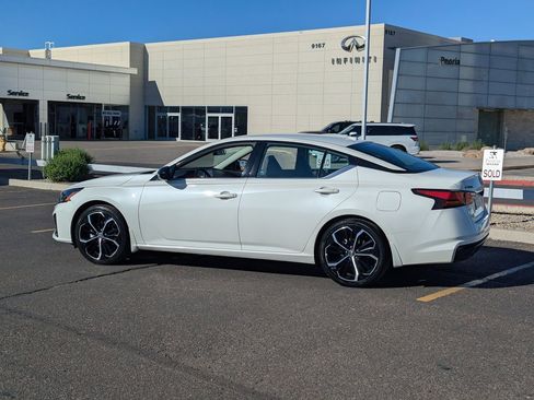 Certified 2025 Nissan Altima 2.5 SR image 8