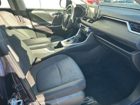 Used 2022 Toyota RAV4 XLE image 41