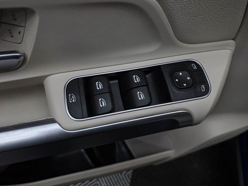 Used 2021 Mercedes-Benz GLB 250 image 31