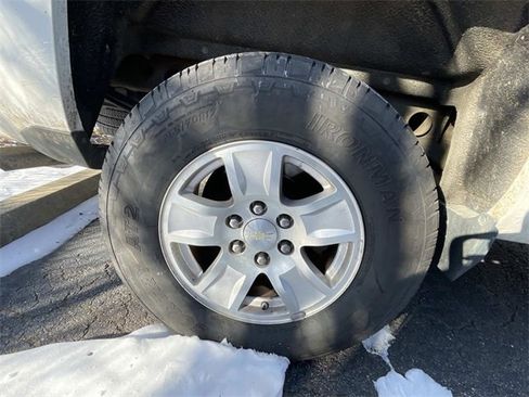 Used 2017 Chevrolet Silverado 1500 LT w/ Trailering Package image 7