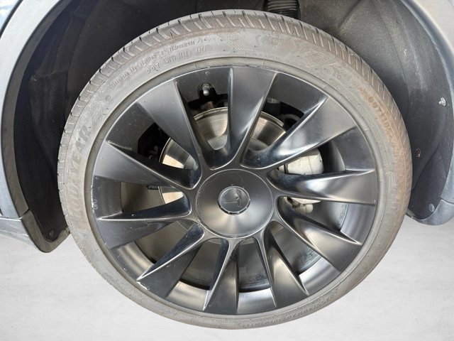 Used 2023 Tesla Model Y Long Range AWD/4WD image 21