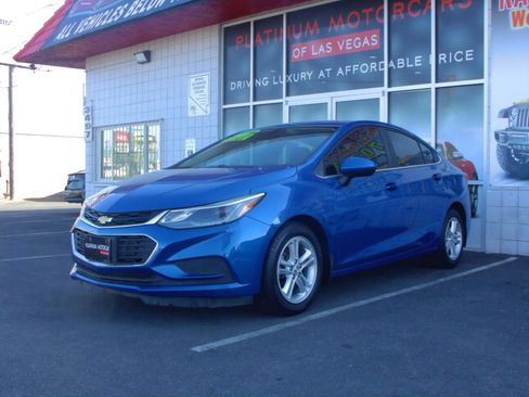 Used 2016 Chevrolet Cruze LT w/ Convenience Package FWD image 2
