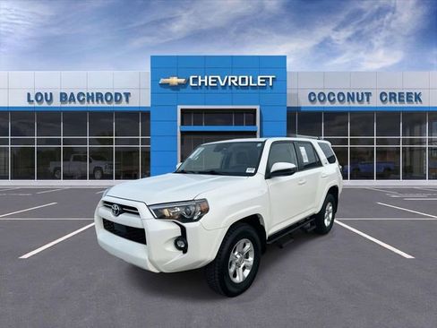 Used 2023 Toyota 4Runner SR5 AWD/4WD image 4