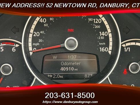 Used 2013 Volkswagen Beetle TDI FWD image 21