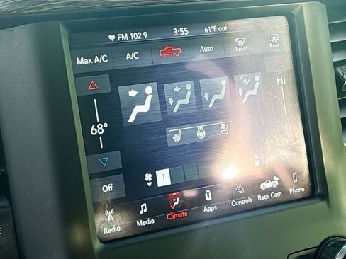 Used 2019 RAM 1500 Laramie AWD/4WD image 15