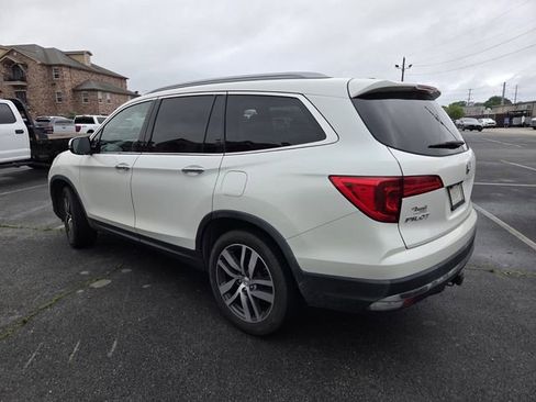 Used 2017 Honda Pilot Touring image 6