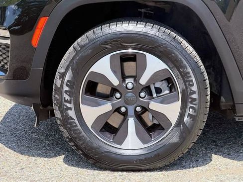 Certified 2024 Jeep Grand Cherokee Limited 4xe AWD/4WD image 9