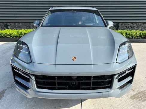 Used 2026 Porsche Cayenne GTS AWD/4WD image 8