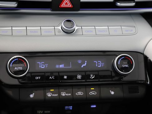 New 2026 Hyundai Elantra Limited FWD image 25