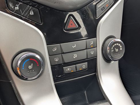 Used 2013 Chevrolet Cruze LT FWD image 24