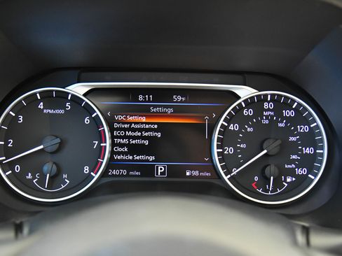 Used 2025 Nissan Sentra SV w/ SV Premium Package FWD image 31