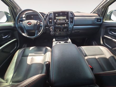 Used 2021 Nissan Titan PRO-4X w/ Pro-4x Convenience Package AWD/4WD image 10