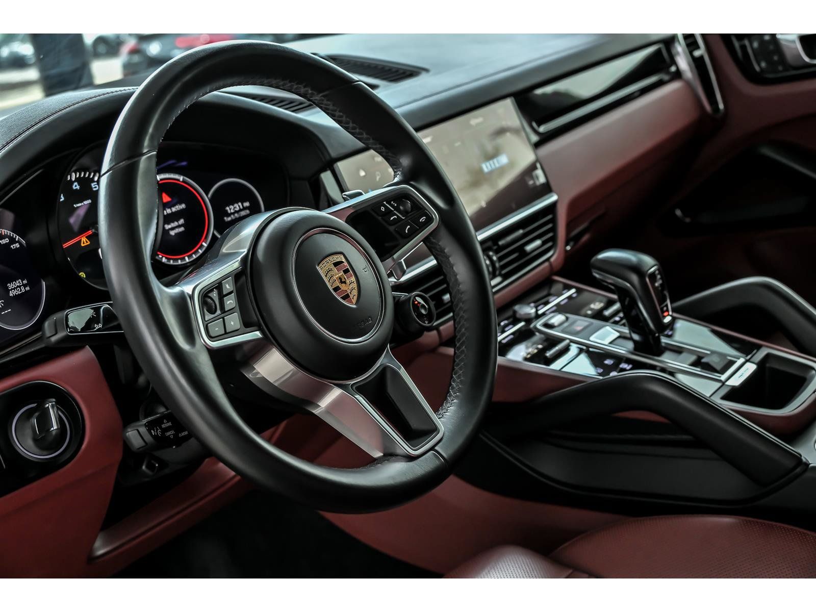 Used 2023 Porsche Cayenne Platinum Edition AWD/4WD image 15